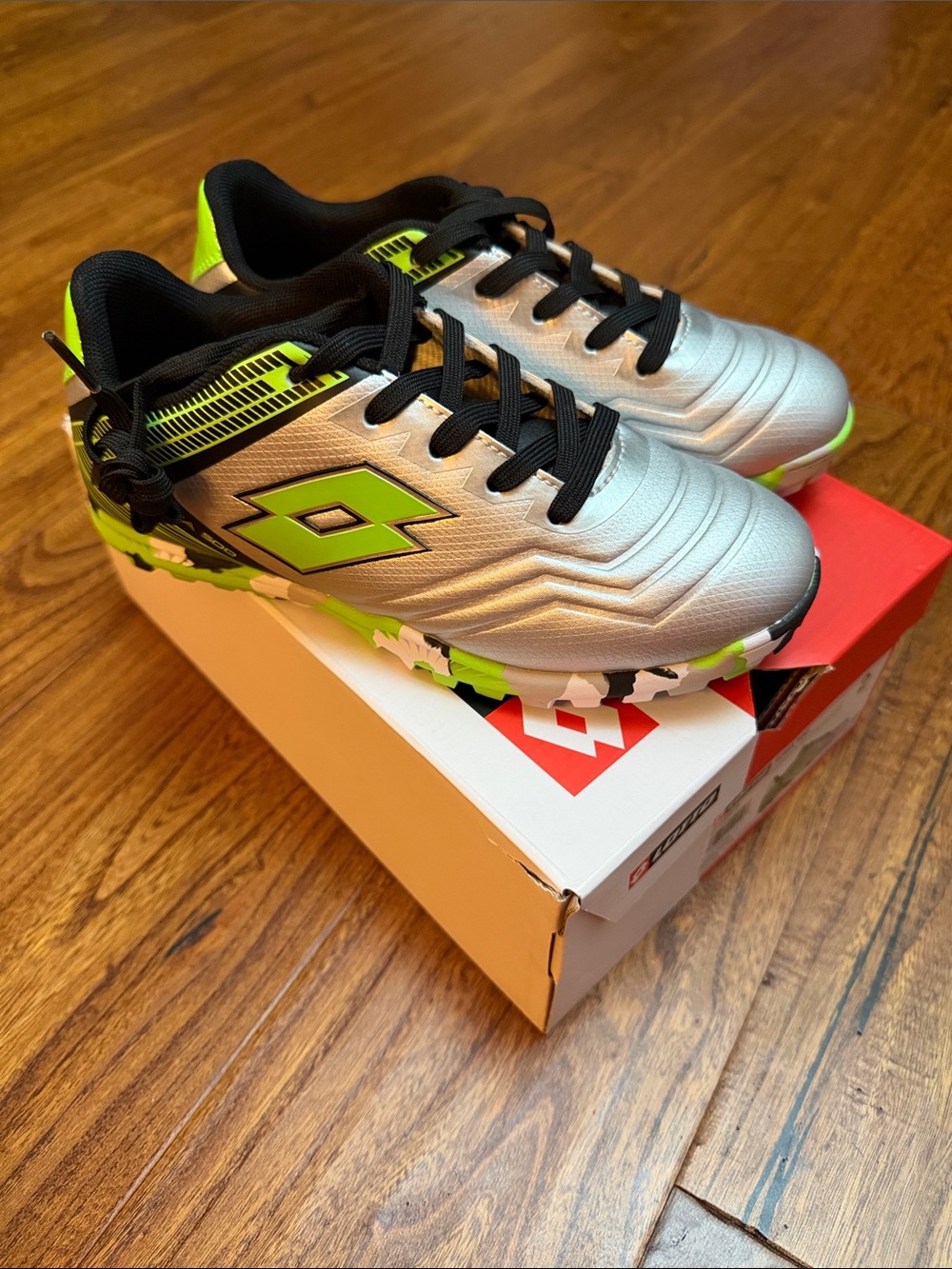 Kids’ Lotto Roma 500 Indoor Soccer Cleats